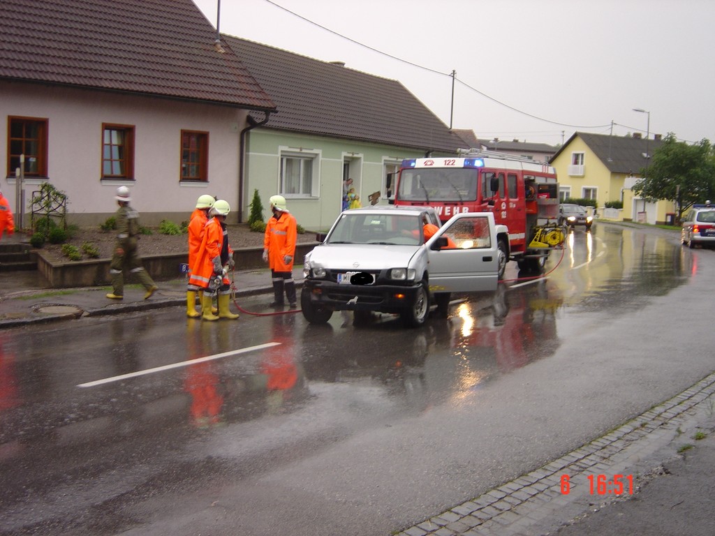 Verkehrsunfall Großkrut - Kirche – 2009-07-06