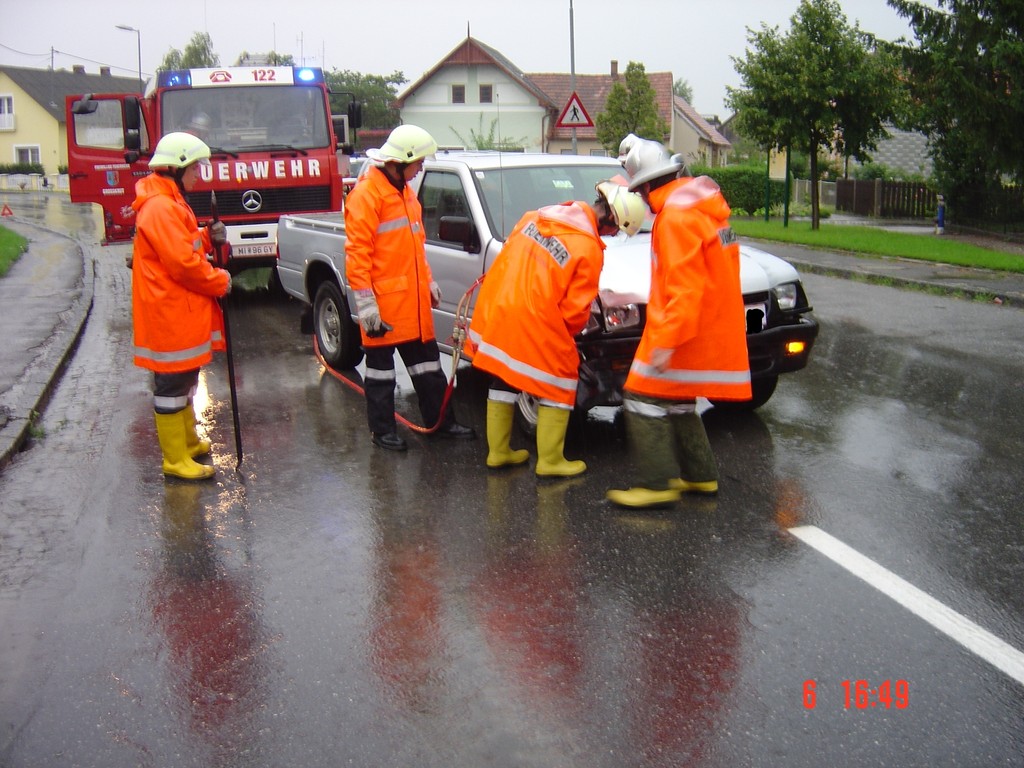 Verkehrsunfall Großkrut - Kirche – 2009-07-06