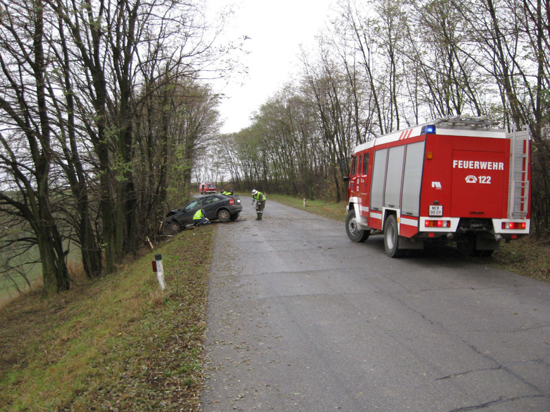 Fahrzeugbergung zwischen Prinzendorf und Steinberg – 2009-11-22