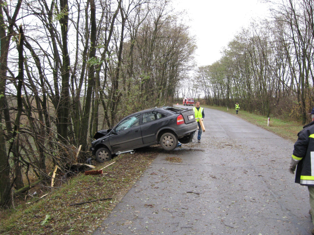Fahrzeugbergung zwischen Prinzendorf und Steinberg – 2009-11-22