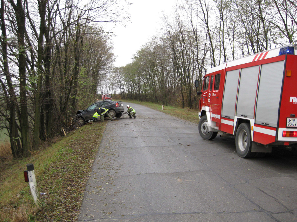 Fahrzeugbergung zwischen Prinzendorf und Steinberg – 2009-11-22