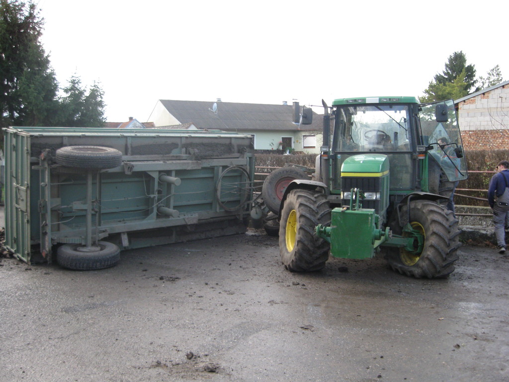 Traktor-Bergung – 2010-11-13