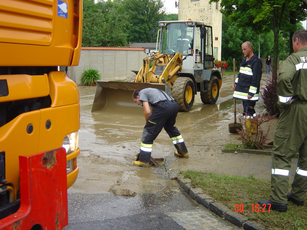 Unwettereinsatz vom 30.06.2011 in Bullendorf und Erdberg – 2011-06-30