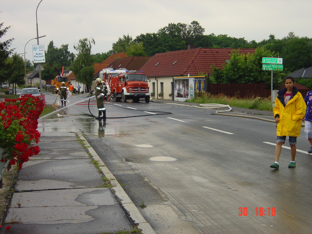 Unwettereinsatz vom 30.06.2011 in Bullendorf und Erdberg – 2011-06-30