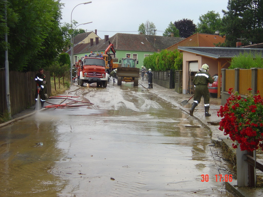 Unwettereinsatz vom 30.06.2011 in Bullendorf und Erdberg – 2011-06-30