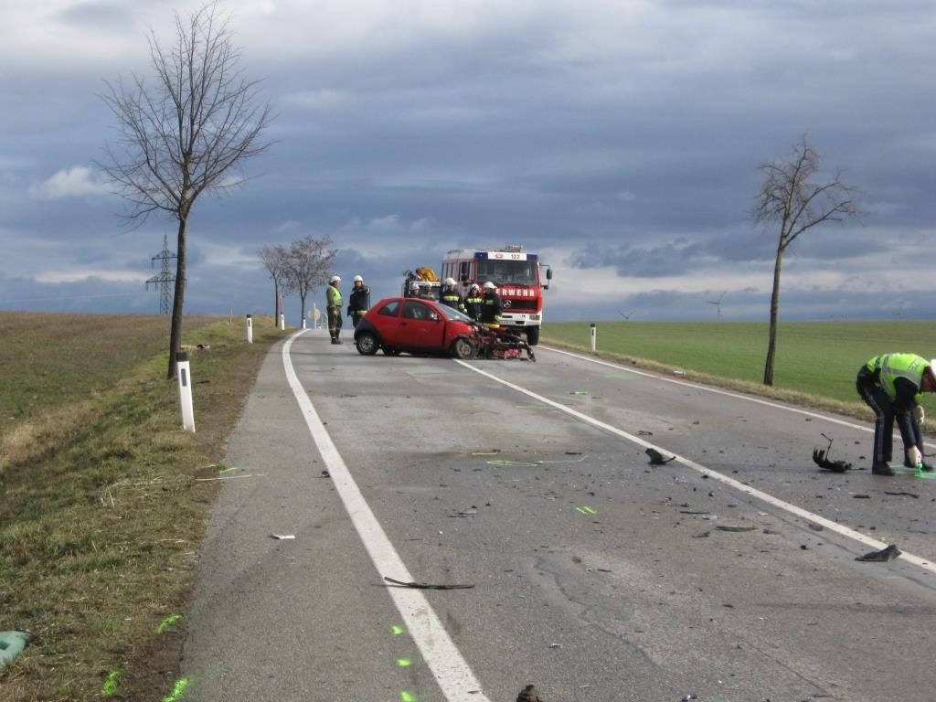 Verkehrsunfall mit Menschenrettung – 2016-02-11