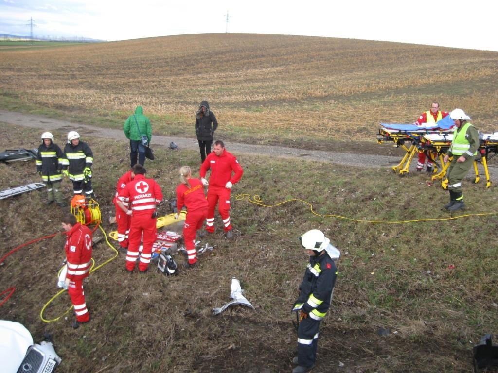 Verkehrsunfall mit Menschenrettung – 2016-02-11