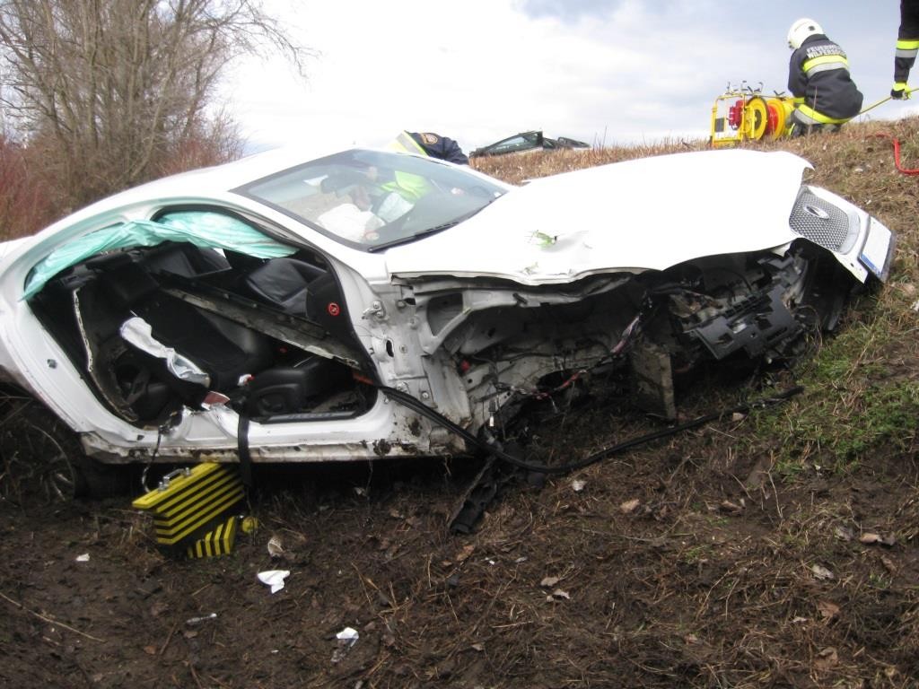 Verkehrsunfall mit Menschenrettung – 2016-02-11