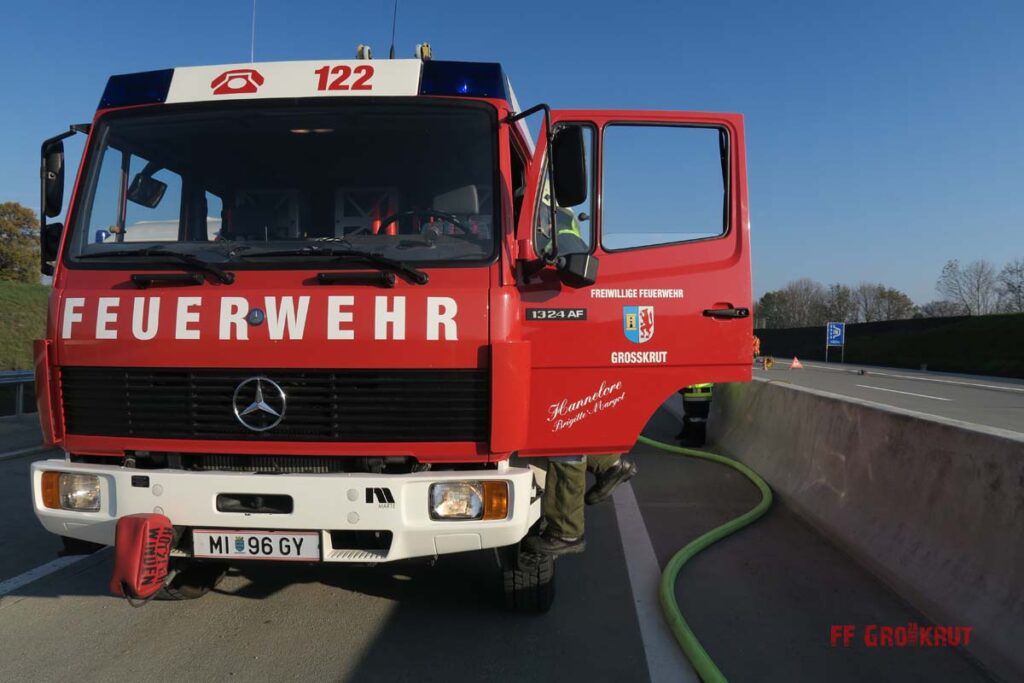 4.11.2017 Schadstoff Viertelsübung auf der A5, Anschlussstelle Großkrut