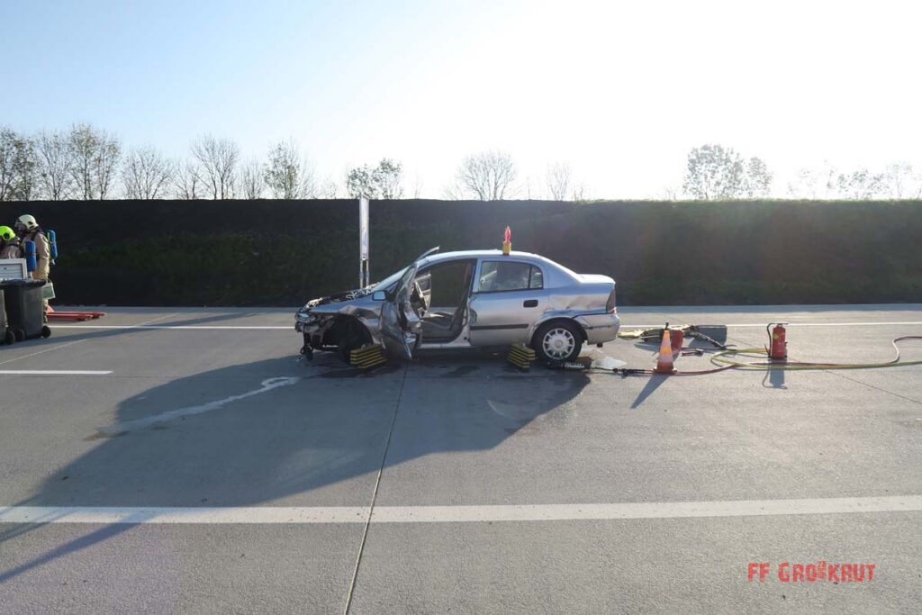 4.11.2017 Schadstoff Viertelsübung auf der A5, Anschlussstelle Großkrut