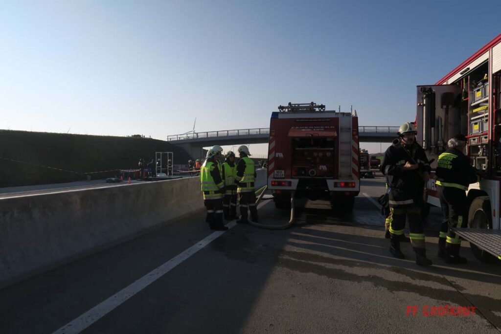 4.11.2017 Schadstoff Viertelsübung auf der A5, Anschlussstelle Großkrut