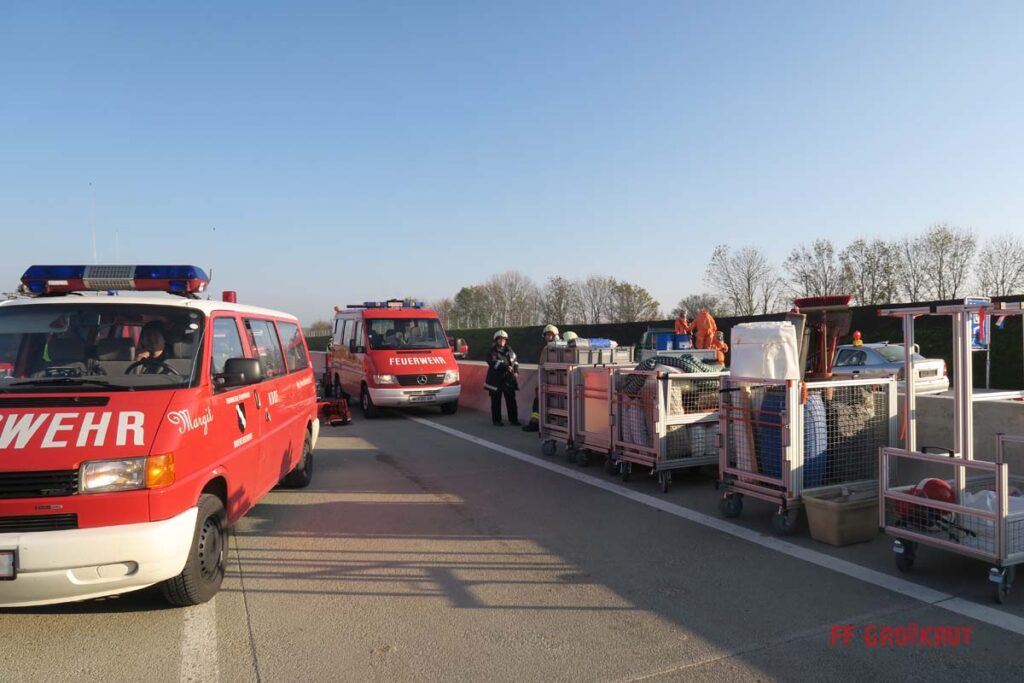 4.11.2017 Schadstoff Viertelsübung auf der A5, Anschlussstelle Großkrut