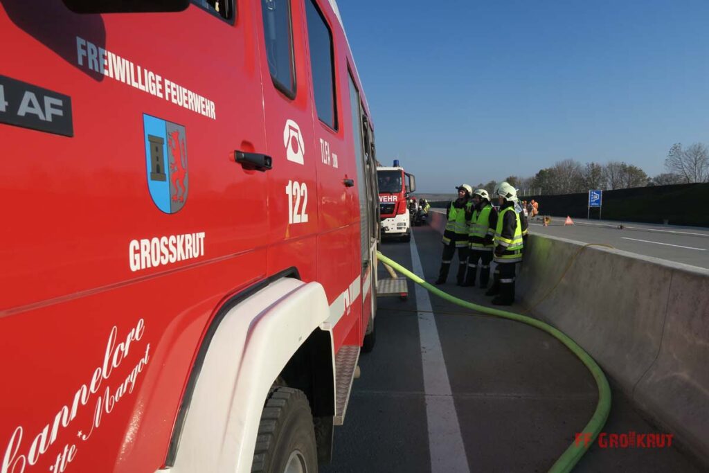 4.11.2017 Schadstoff Viertelsübung auf der A5, Anschlussstelle Großkrut