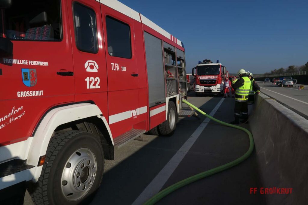 4.11.2017 Schadstoff Viertelsübung auf der A5, Anschlussstelle Großkrut