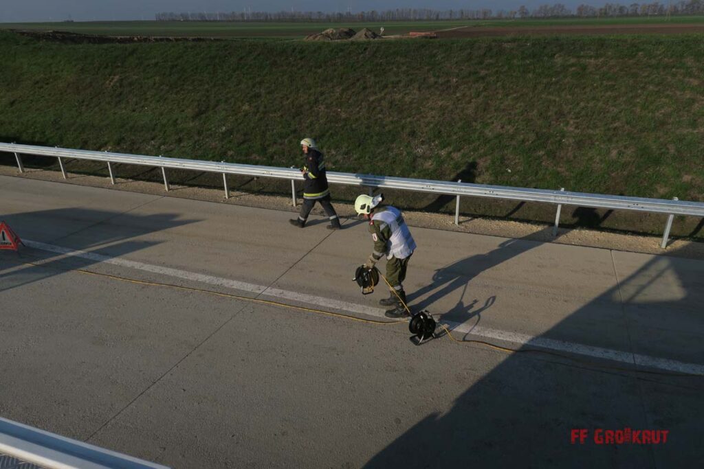 4.11.2017 Schadstoff Viertelsübung auf der A5, Anschlussstelle Großkrut