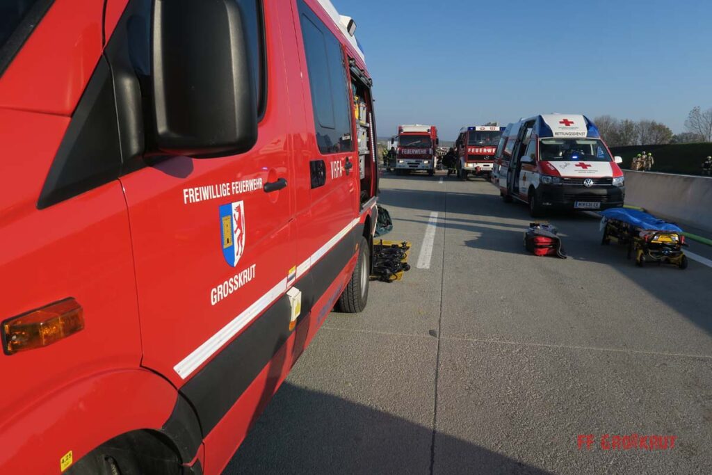 4.11.2017 Schadstoff Viertelsübung auf der A5, Anschlussstelle Großkrut