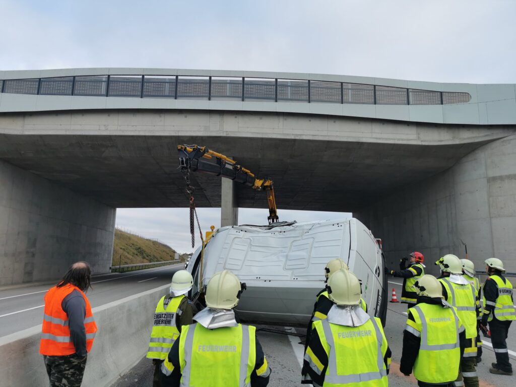 Klein LKW Bergung – 2020-10-28