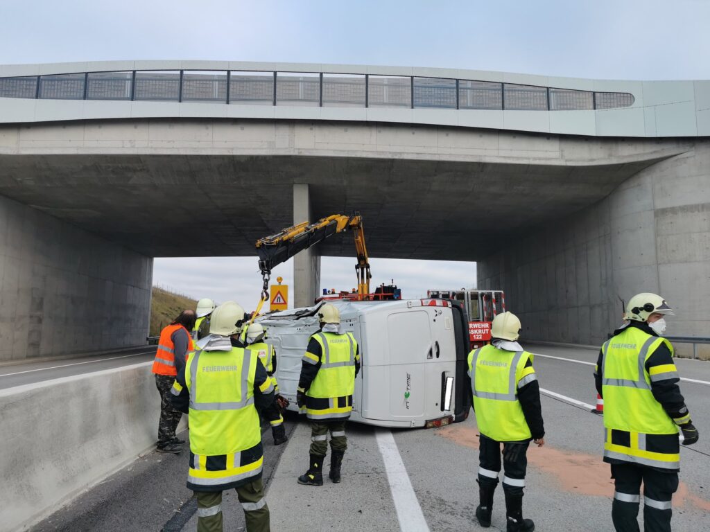 Klein LKW Bergung – 2020-10-28
