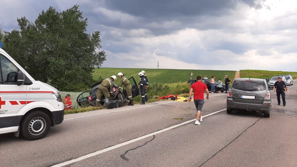 Verkehrsunfall mit Menschenrettung – 2021-06-11