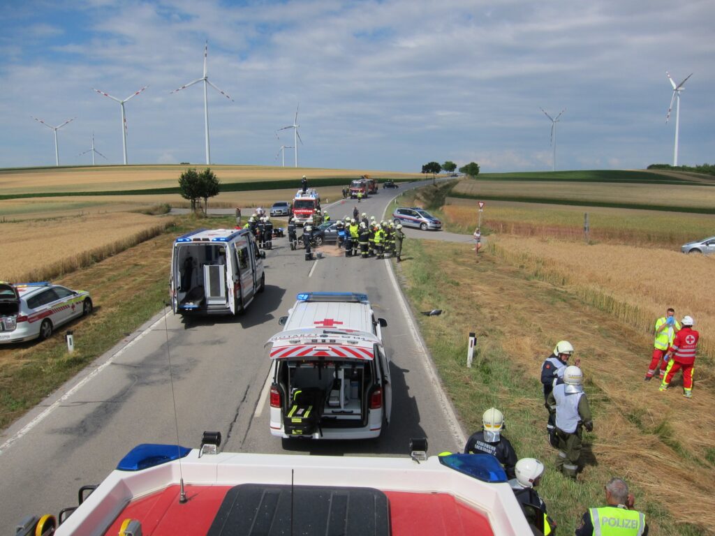 Verkehrsunfall mit Menschenrettung – 2021-07-03