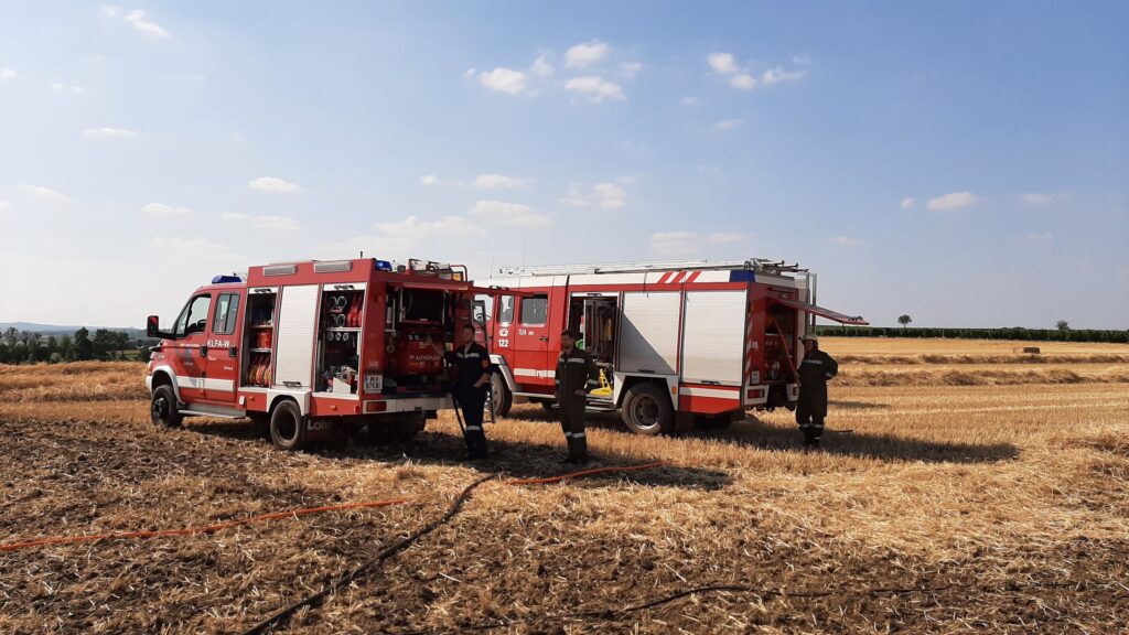 Brand einer Strohpresse – 2021-07-22