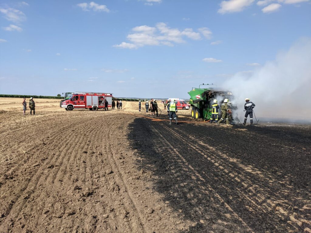 Brand einer Strohpresse – 2021-07-22