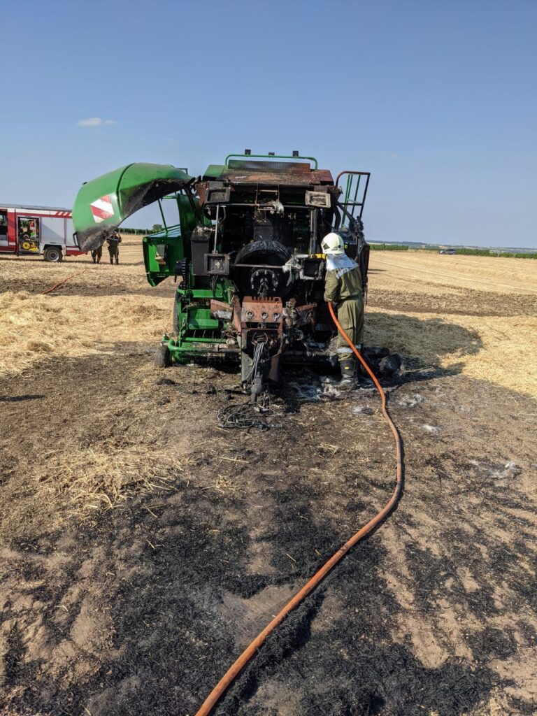 Brand einer Strohpresse – 2021-07-22