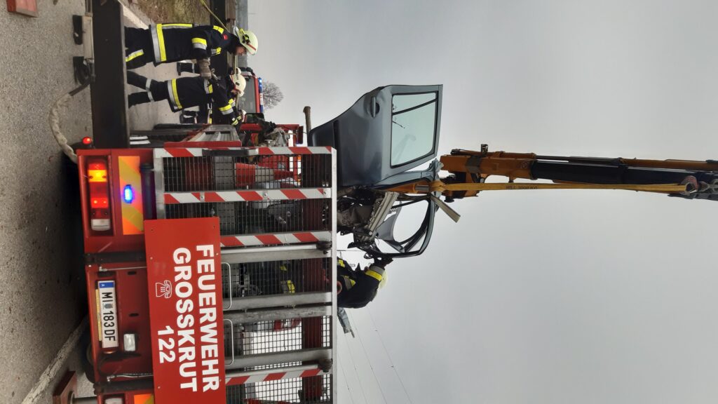 Verkehrsunfall mit Menschenrettung – 2021-11-21