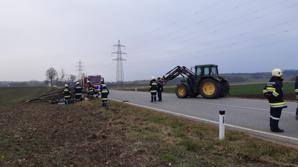 Verkehrsunfall mit Menschenrettung – 2021-11-21