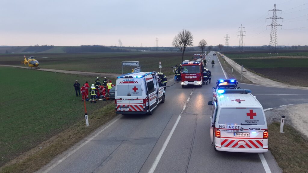 Verkehrsunfall mit Menschenrettung – 2021-11-21
