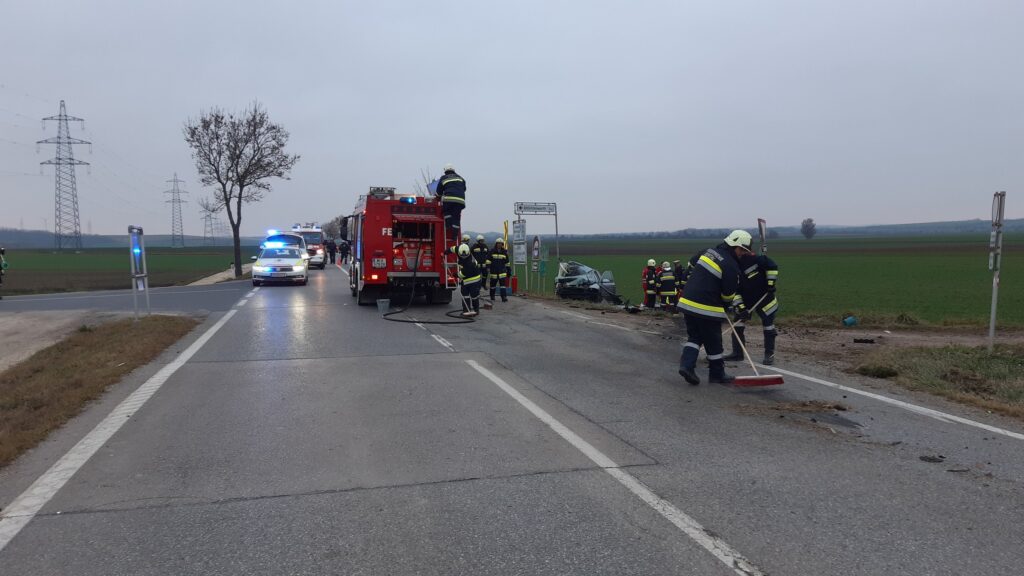 Verkehrsunfall mit Menschenrettung – 2021-11-21