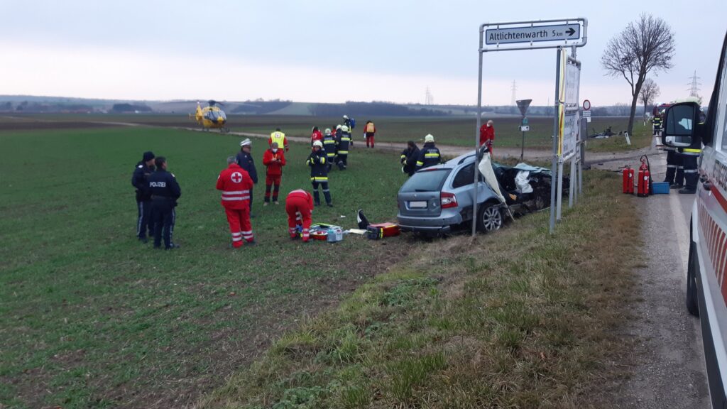 Verkehrsunfall mit Menschenrettung – 2021-11-21