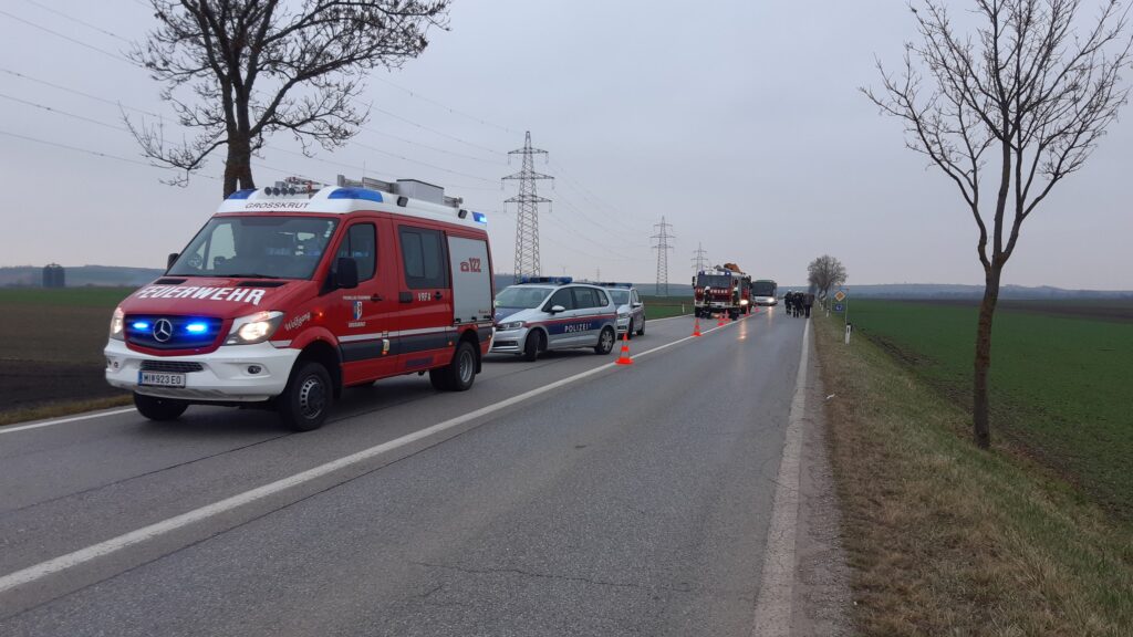 Verkehrsunfall mit Menschenrettung – 2021-11-21