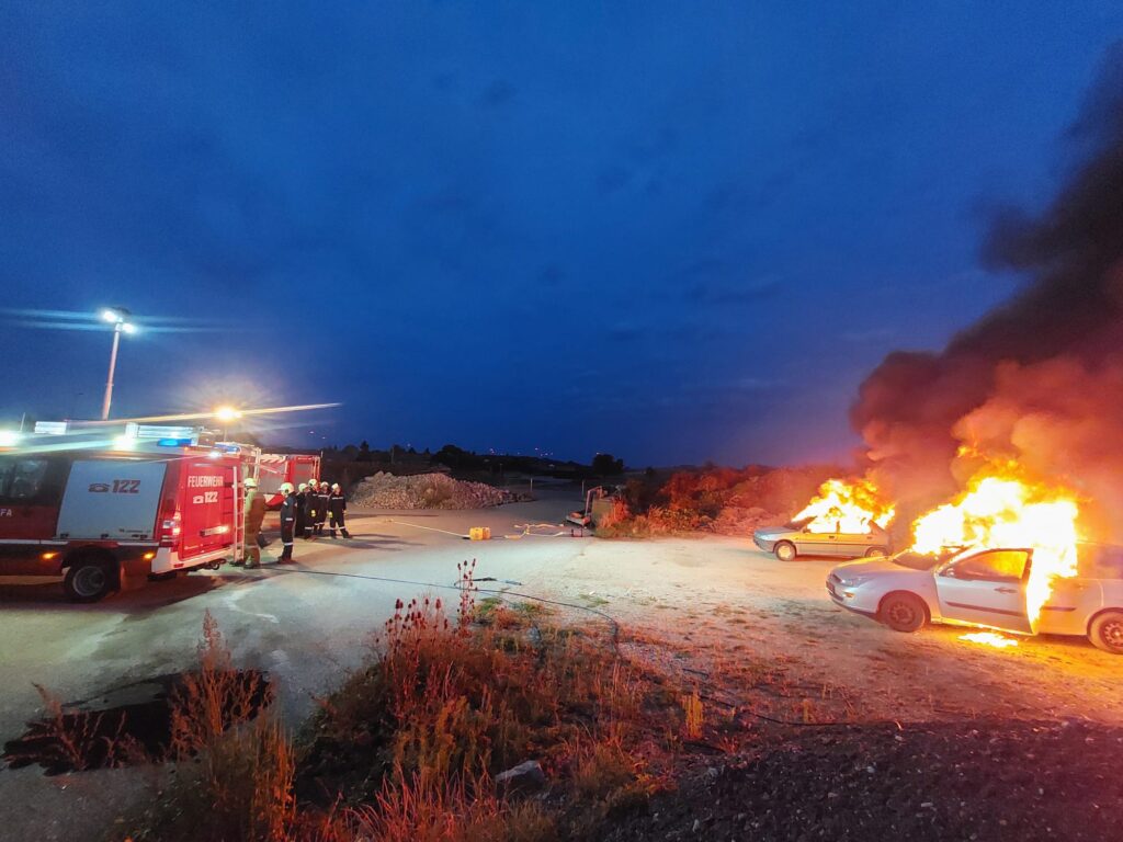 Löschübung Fahrzeugbrand