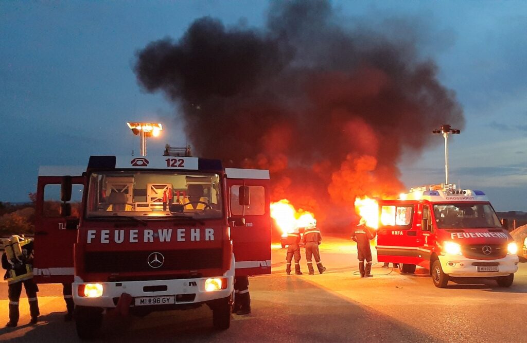 Löschübung Fahrzeugbrand