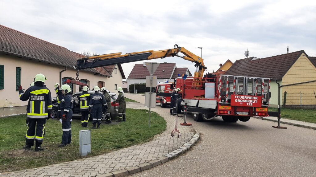 Verkehrsunfall mit eingekl. Person – 2023-03-24