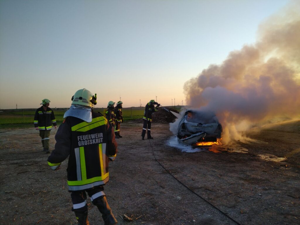 Löschübung Fahrzeugbrand