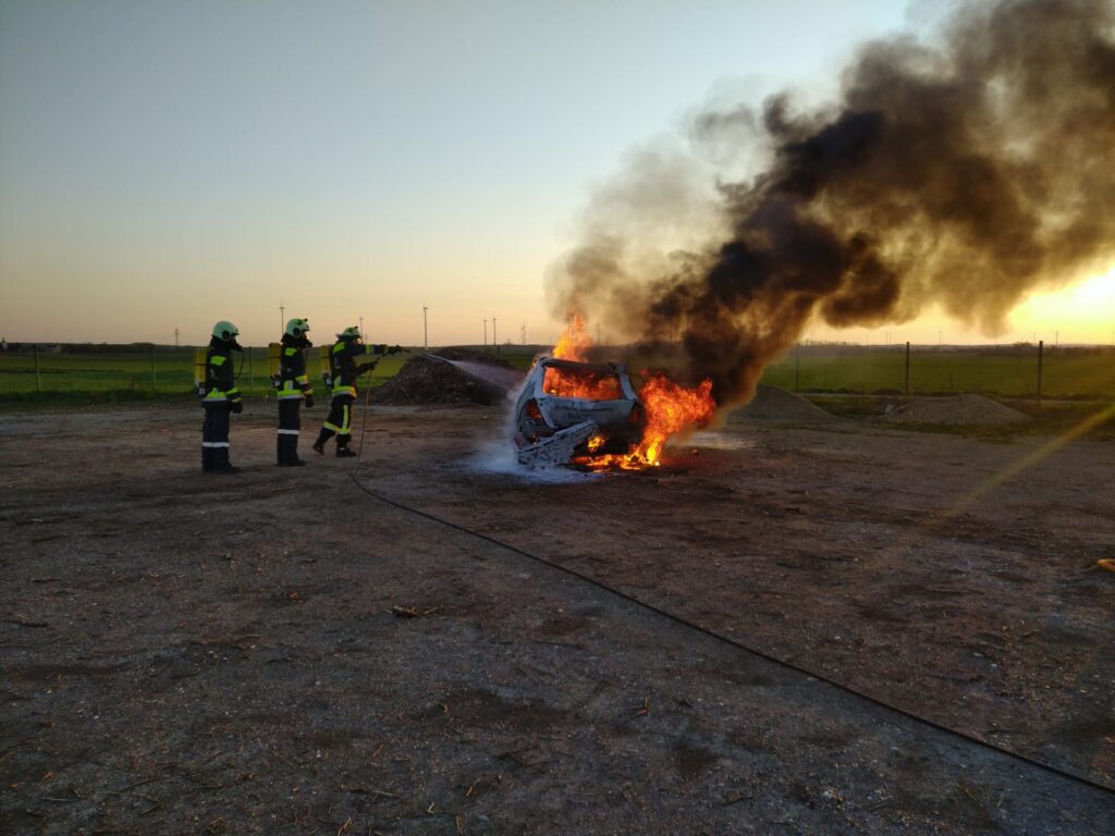 Löschübung Fahrzeugbrand