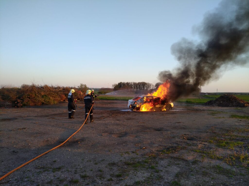 Löschübung Fahrzeugbrand