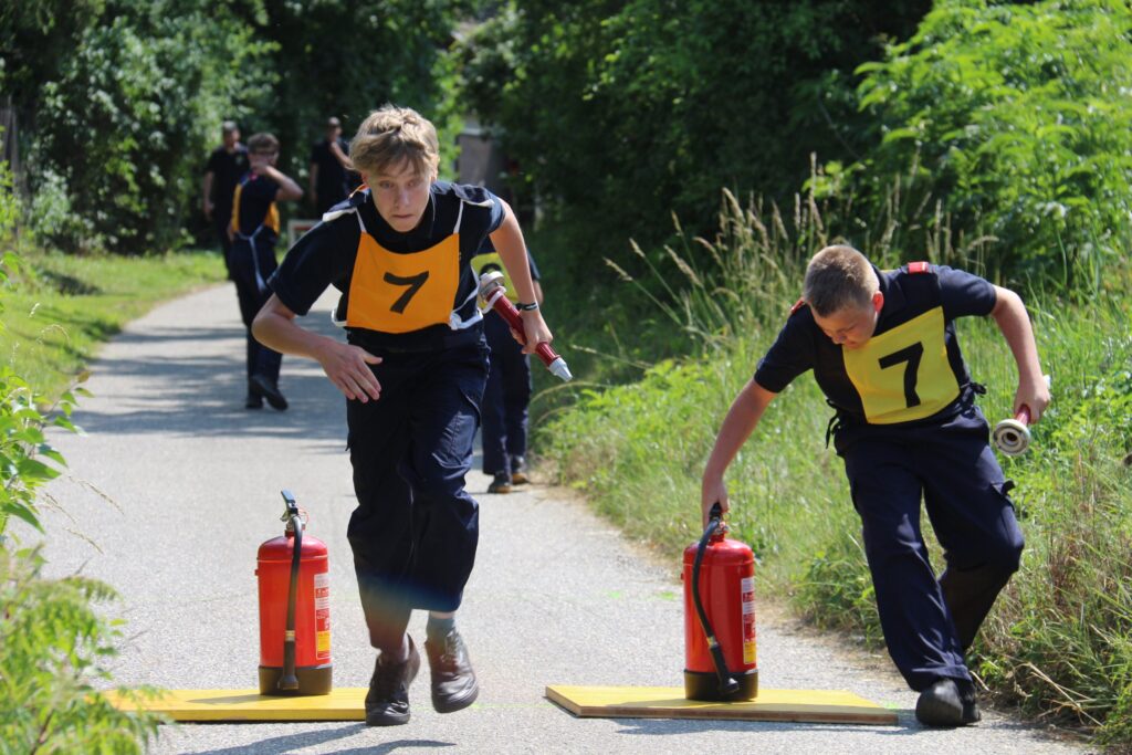 Pokal für die Feuerwehrjugend Großkrut, Pyhra