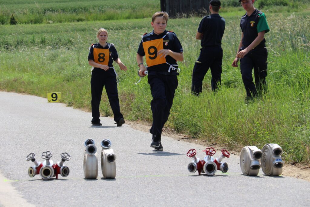 Pokal für die Feuerwehrjugend Großkrut, Pyhra
