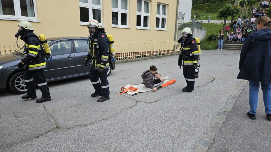 Übung in der Schule Hausbrunn