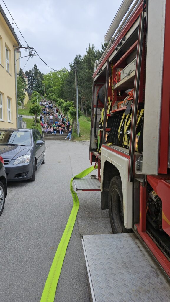 Übung in der Schule Hausbrunn