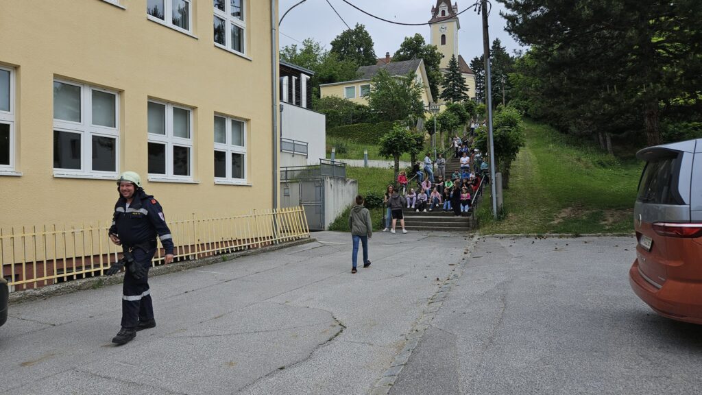 Übung in der Schule Hausbrunn