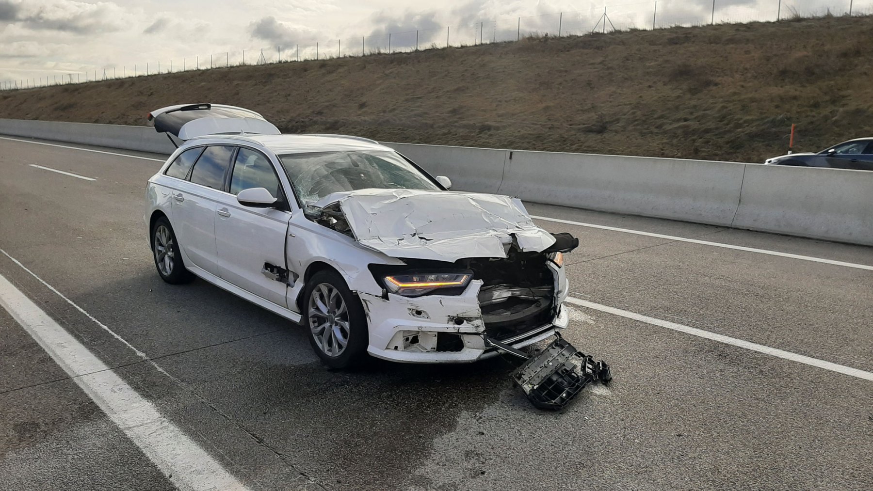 T1 – Verkehrsunfall A5 RiFb. Brünn