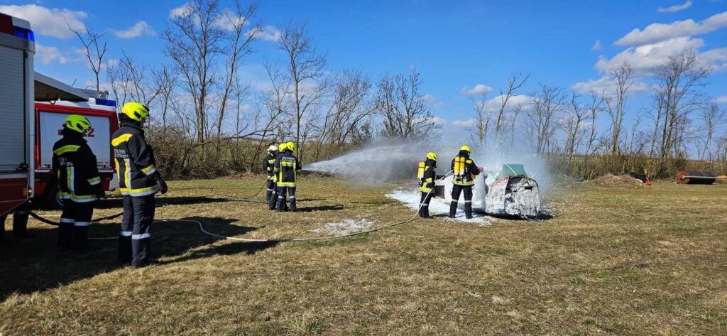 Schulung + Übung am Flugplatz LOAR Altlichtenwarth